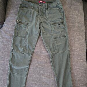 Unionbay Olive Green Utility Skinny Pants Size 9 | Cargo Pockets + Zippers